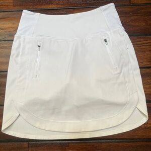 Athleta Fairway Golf Skort, 18", XS, white, 2 zippered pockets